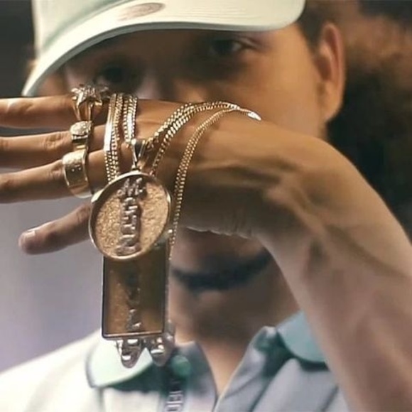 Meet your Posher, Devin - Picture 1 of 1